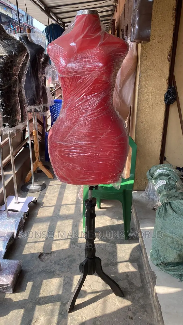 Size 12 Female Dressform With Adjustable Height