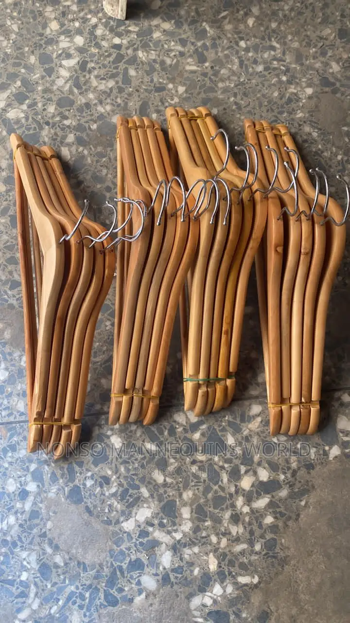 New Imported High Quality Glossy Body Wooden Hangers