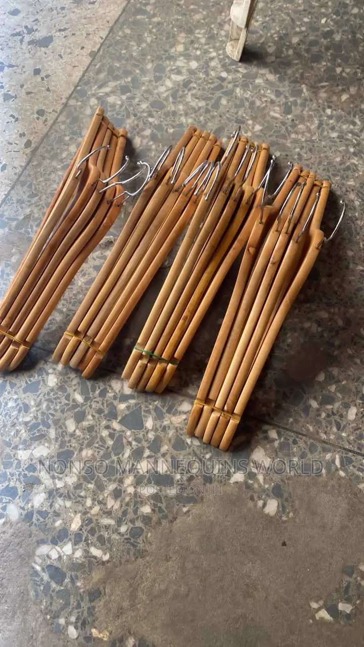 New Imported High Quality Glossy Body Wooden Hangers
