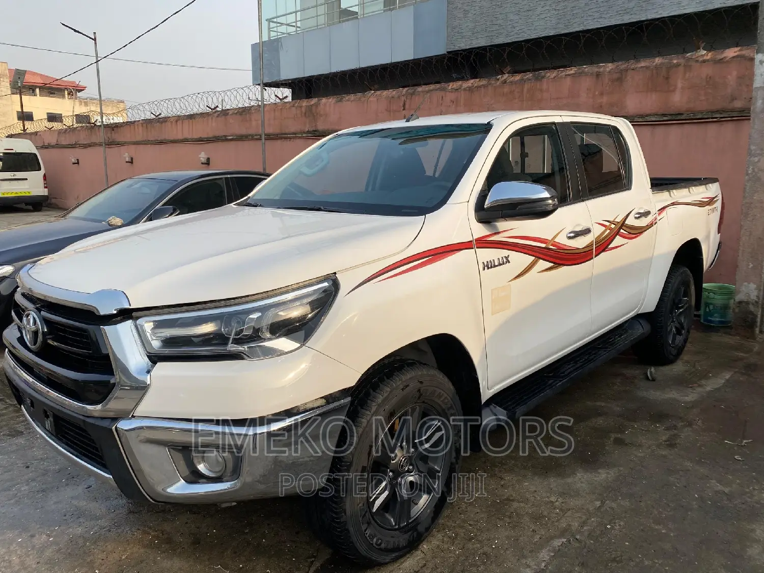 Toyota Hilux 2021 White