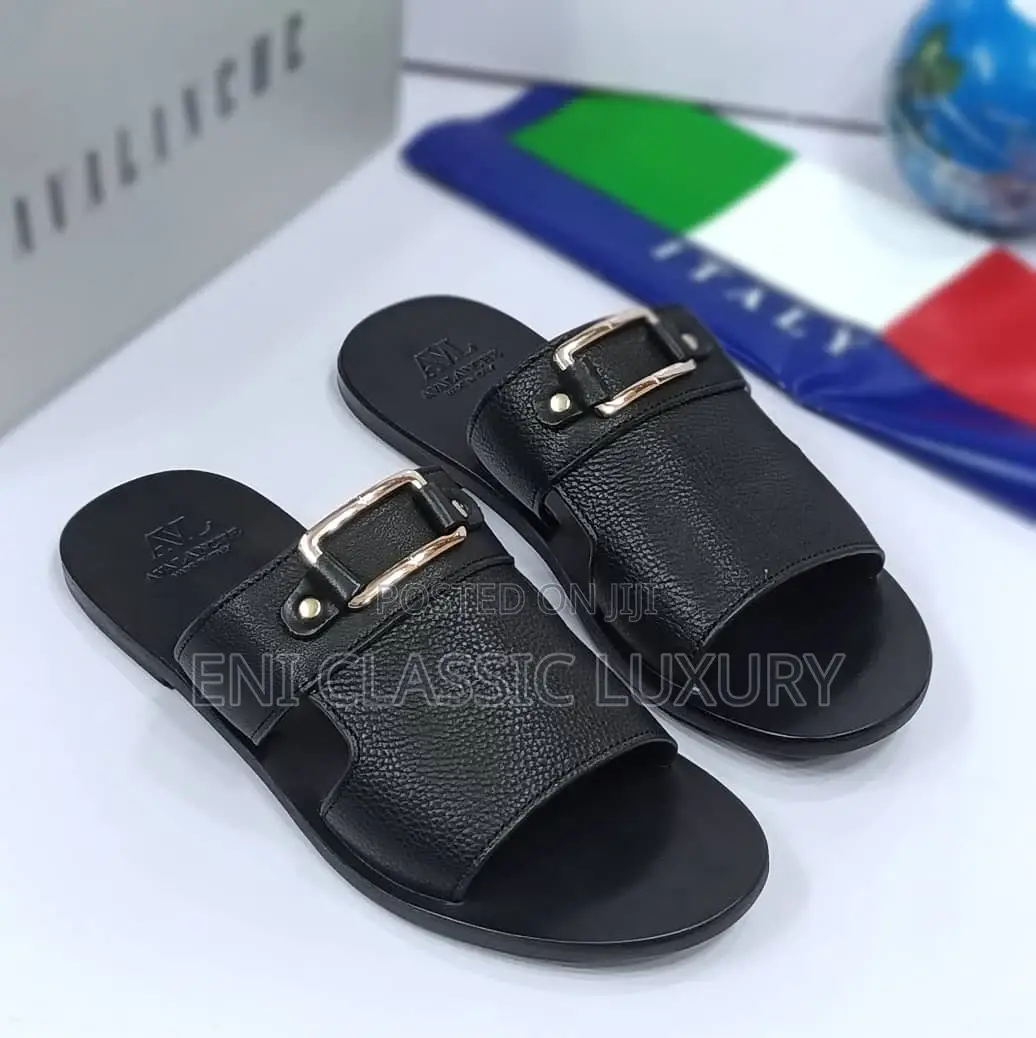 Original Luxury Slippers for Men's Available in Store 