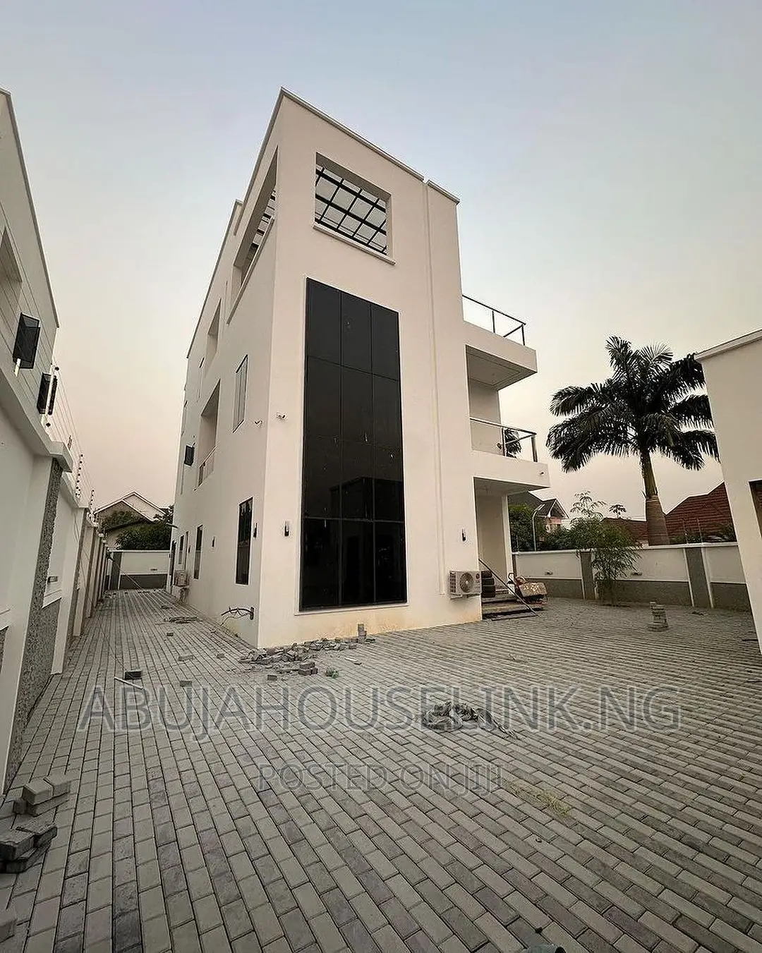 5bdrm Duplex in Gwarinpa Main Abuja for sale