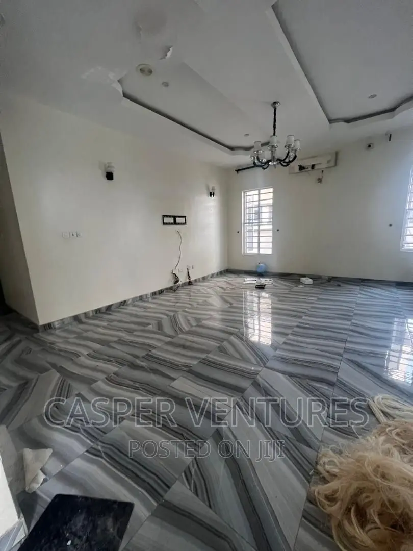 Studio Apartment in Canal West, Osapa london for rent