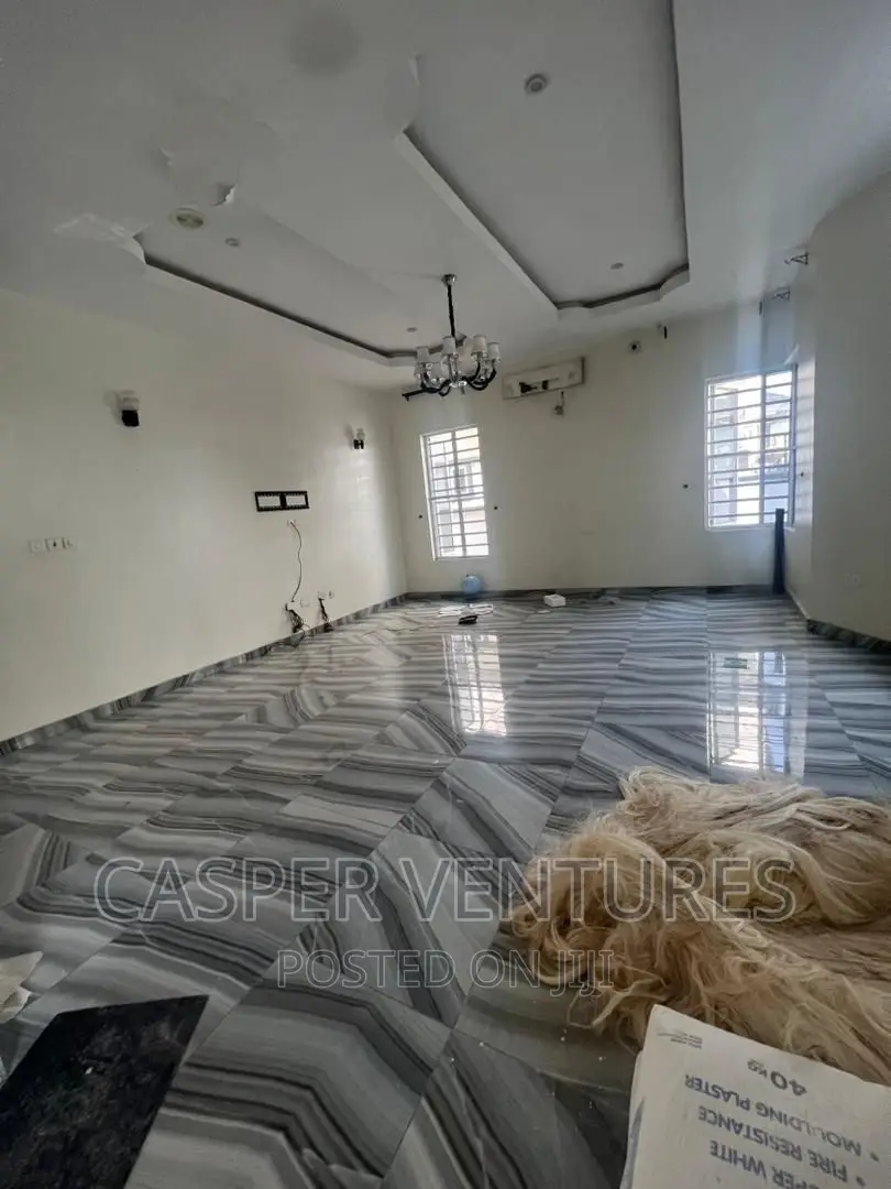 Studio Apartment in Canal West, Osapa london for rent