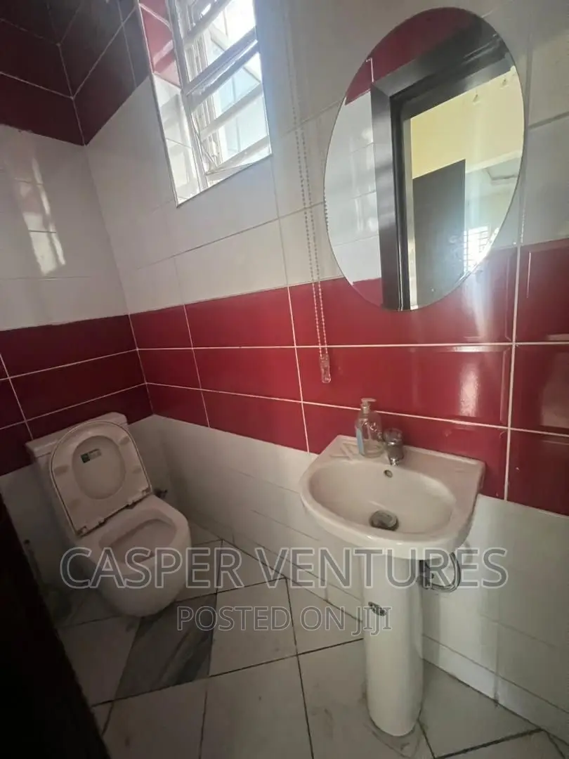 Studio Apartment in Canal West, Osapa london for rent