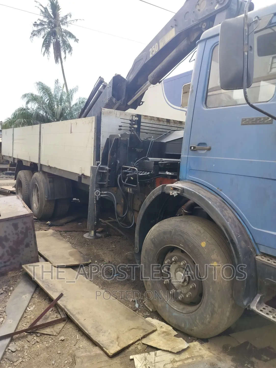 15 Tonnes Mercedes Hiab 10 Tyres
