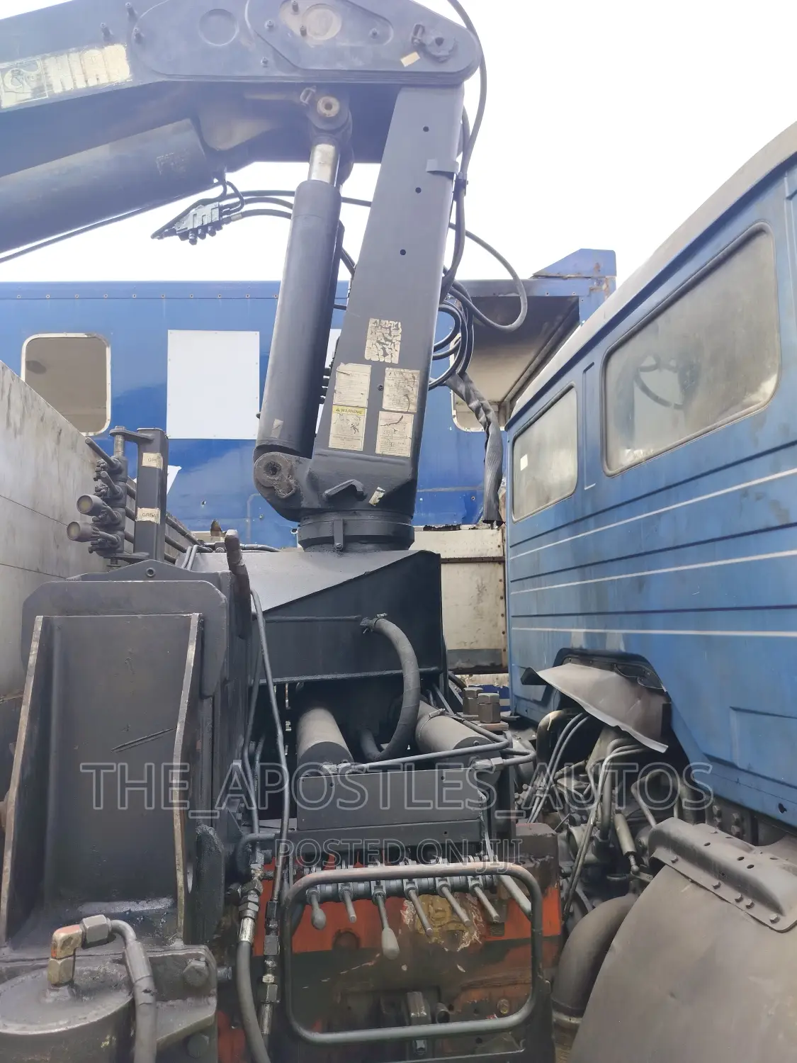 15 Tonnes Mercedes Hiab 10 Tyres