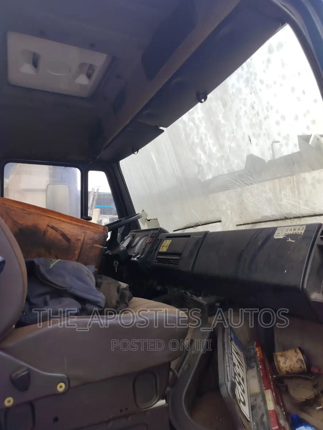 15 Tonnes Mercedes Hiab 10 Tyres