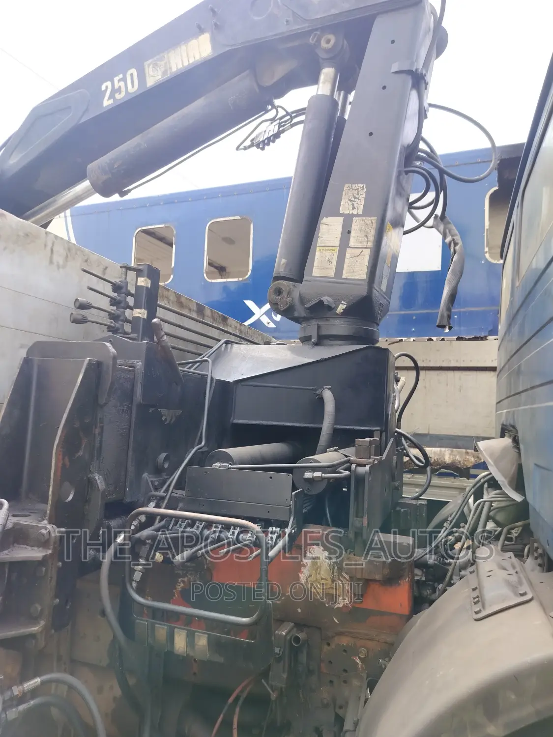 15 Tonnes Mercedes Hiab 10 Tyres