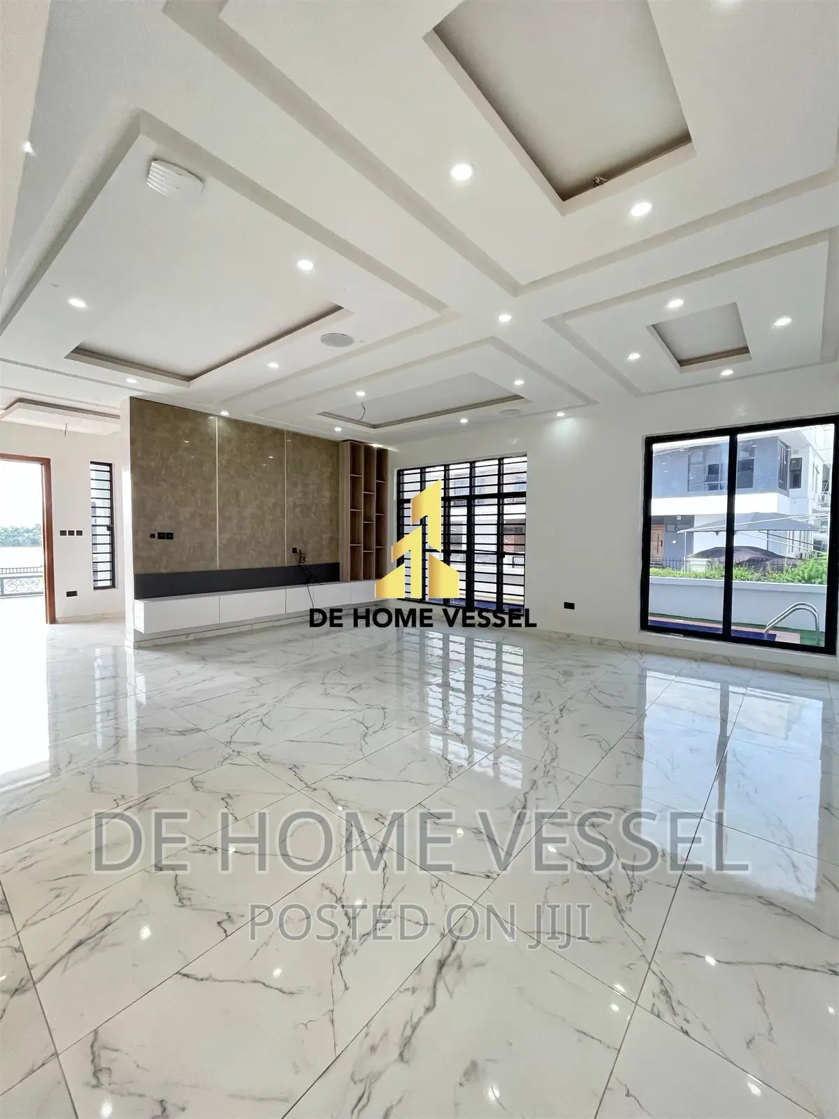 5bdrm Duplex in Ikota for sale