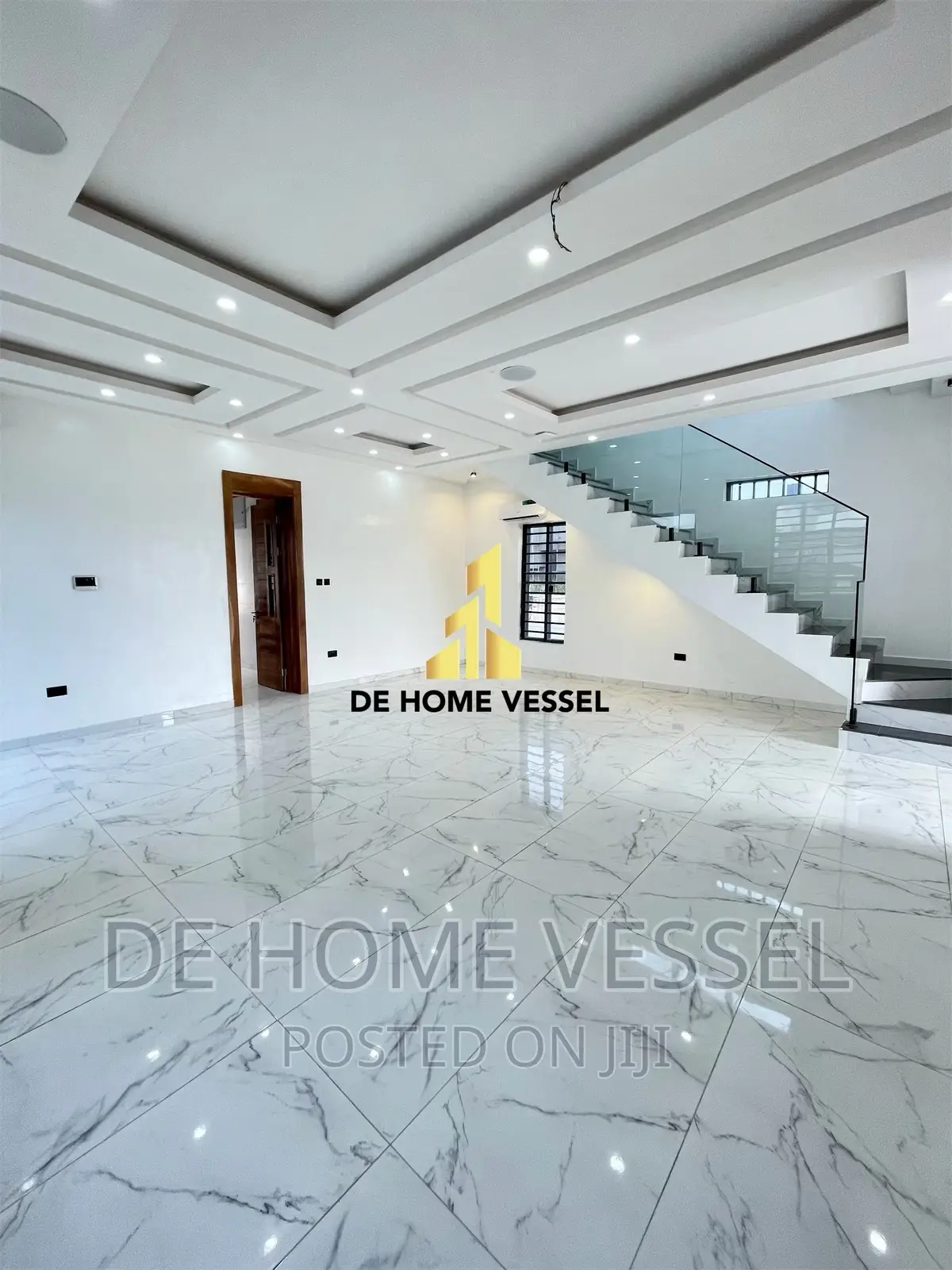 5bdrm Duplex in Ikota for sale