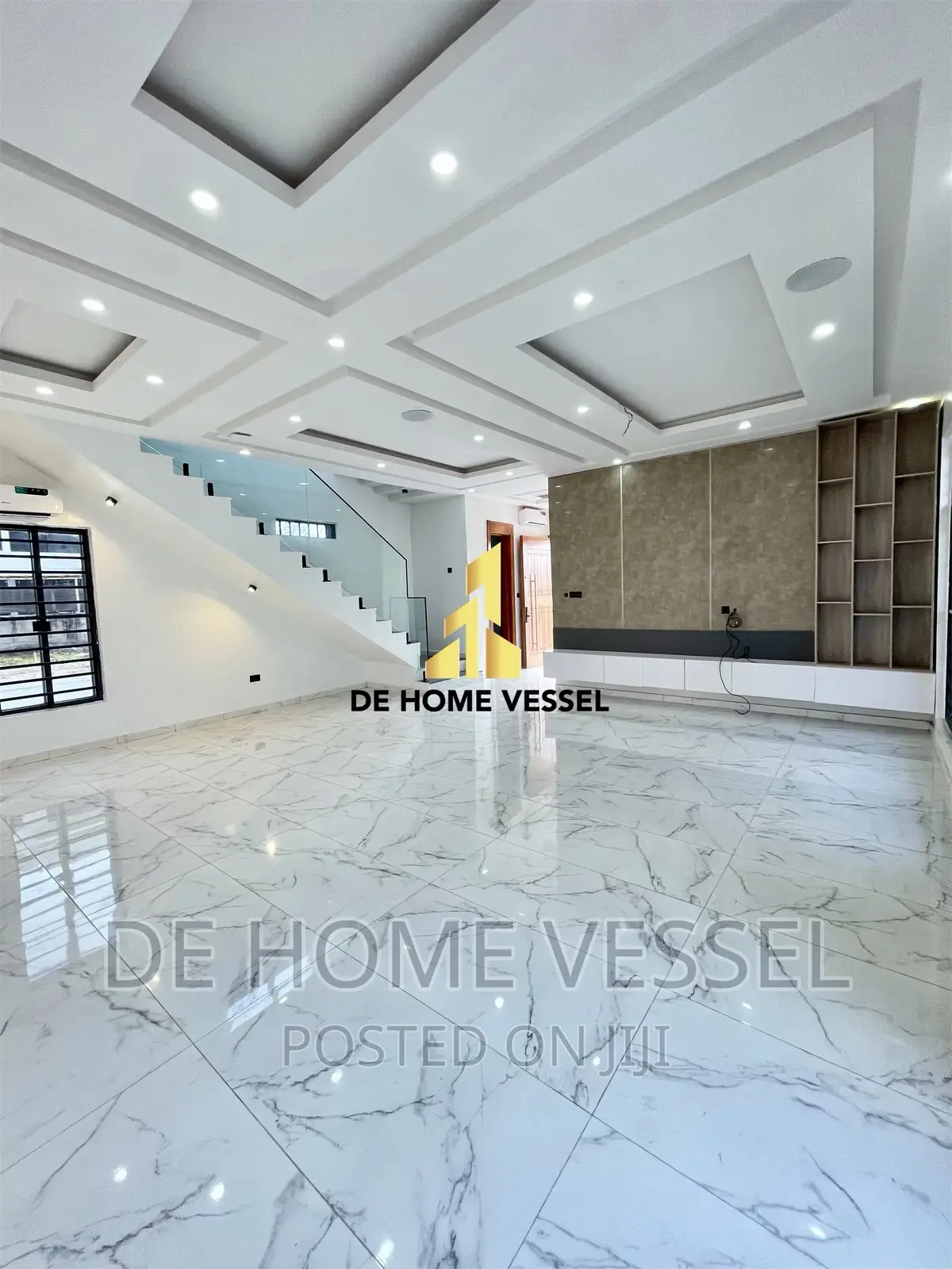 5bdrm Duplex in Ikota for sale