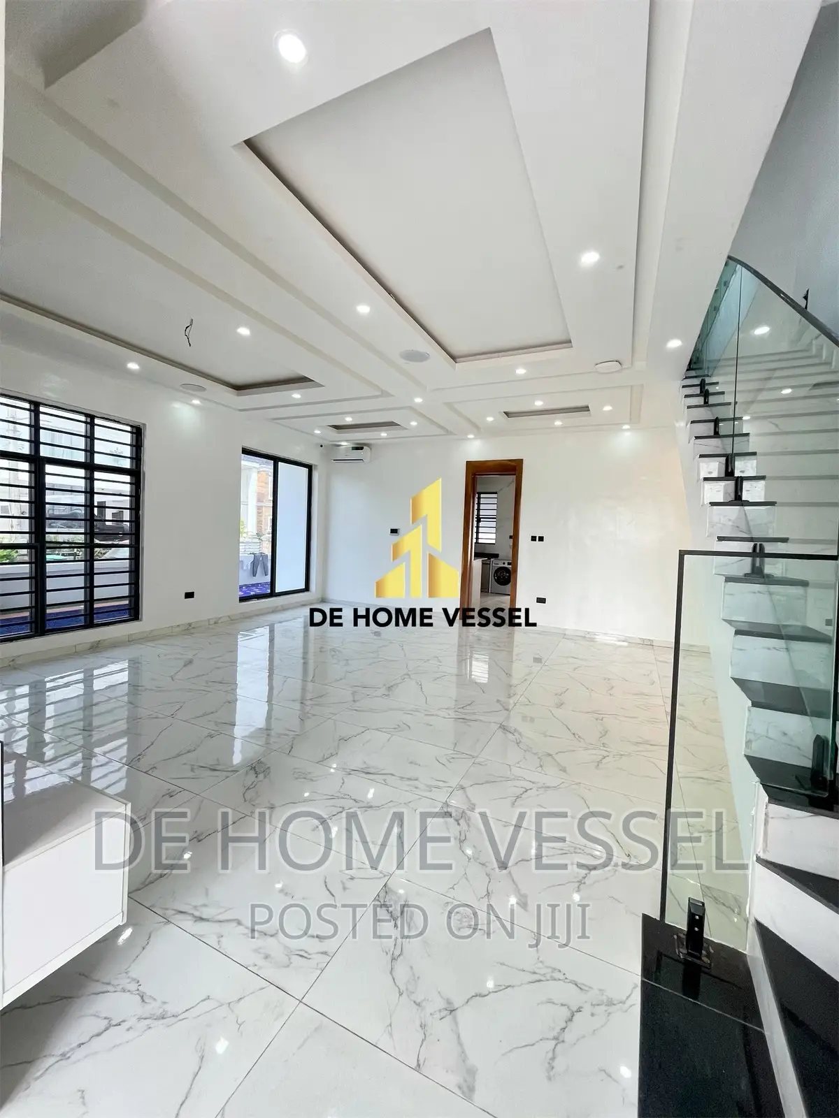 5bdrm Duplex in Ikota for sale