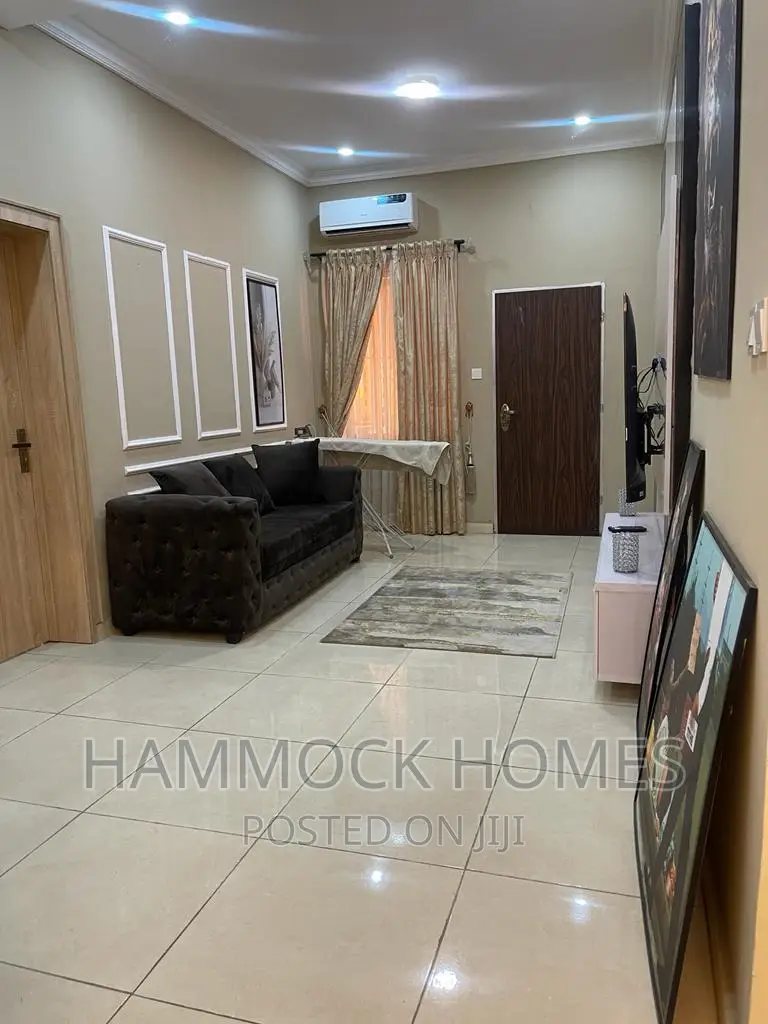5bdrm Duplex in Agodi Gra for sale
