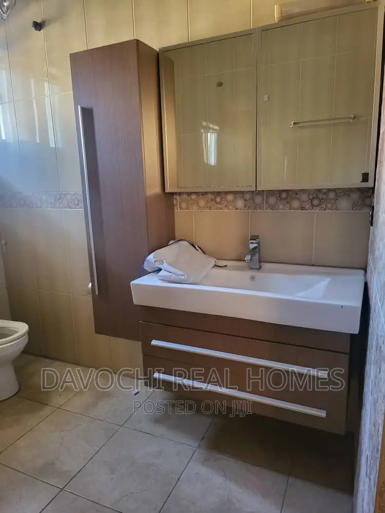 5bdrm House in Lekki County for sale