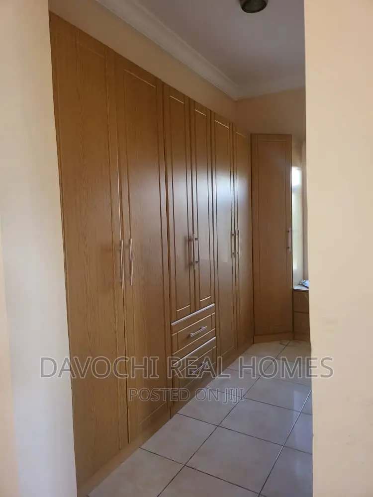 5bdrm House in Lekki County for sale