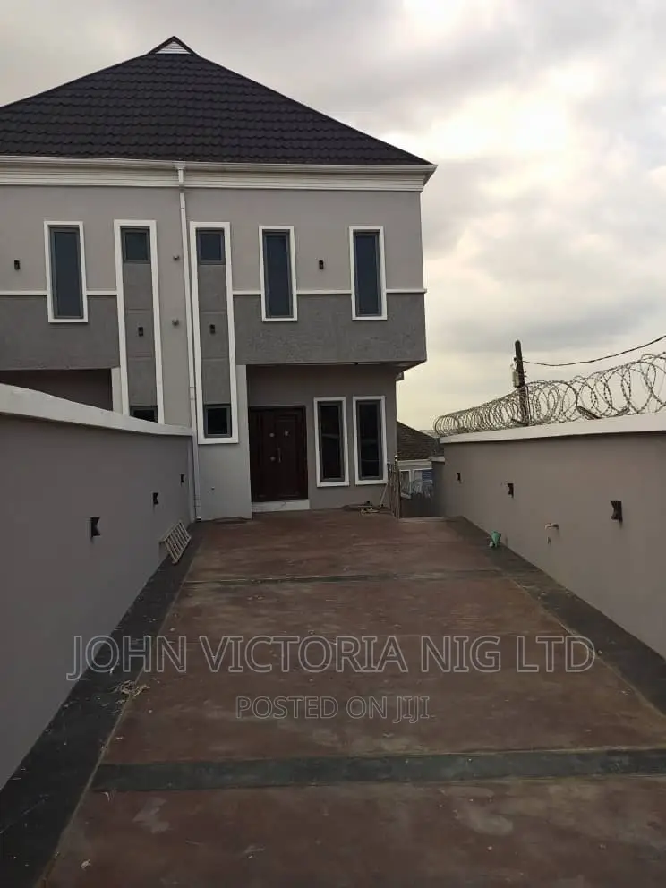 5bdrm Duplex in Harmony, GRA Phase 1 for sale