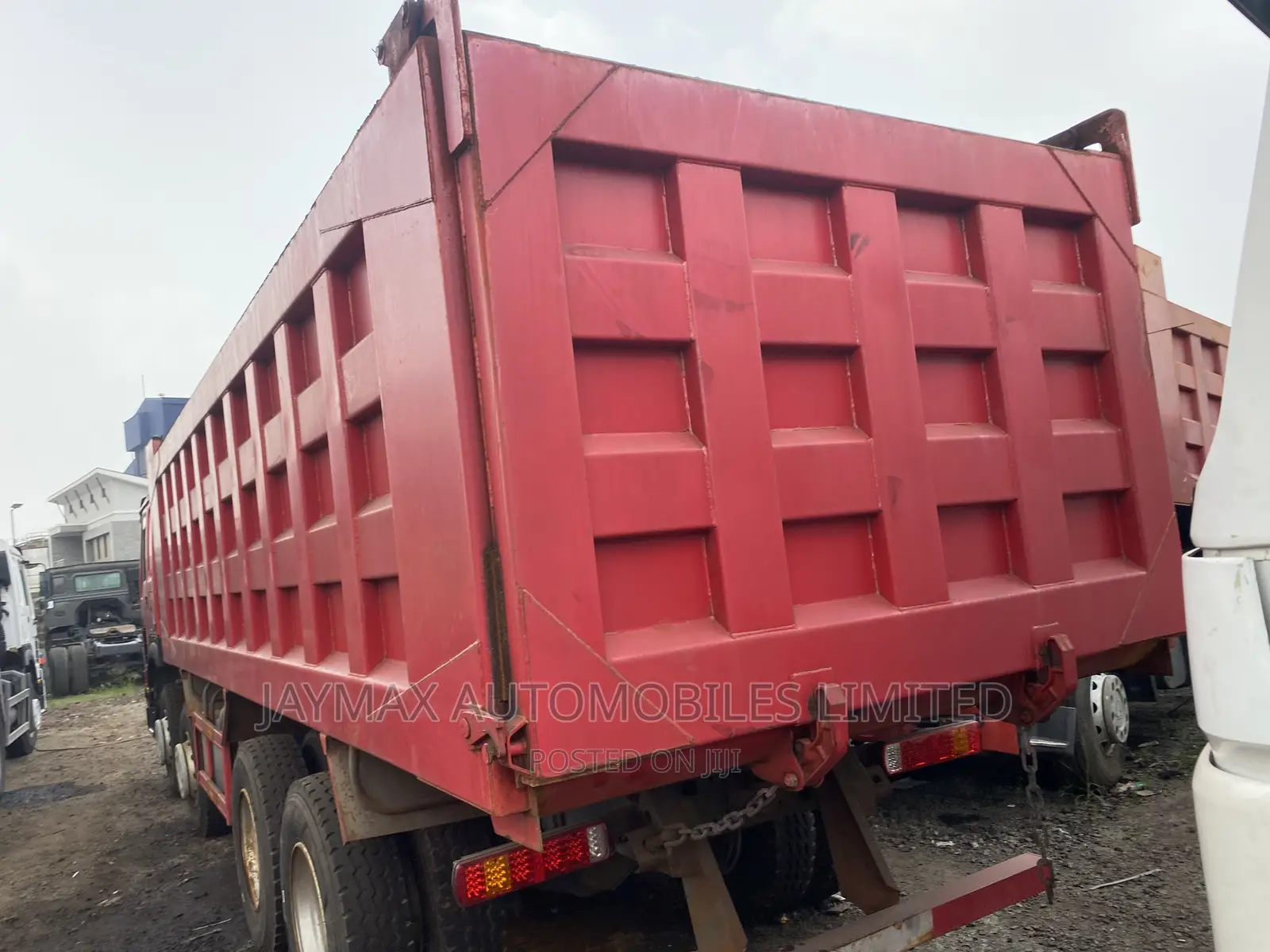 Howo 375 Heavy Duty Tipper 2015 Red