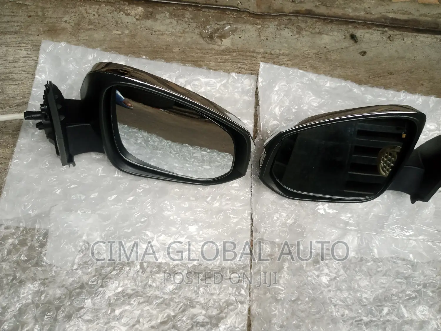 Complete SET of Hilux Side Mirror Available