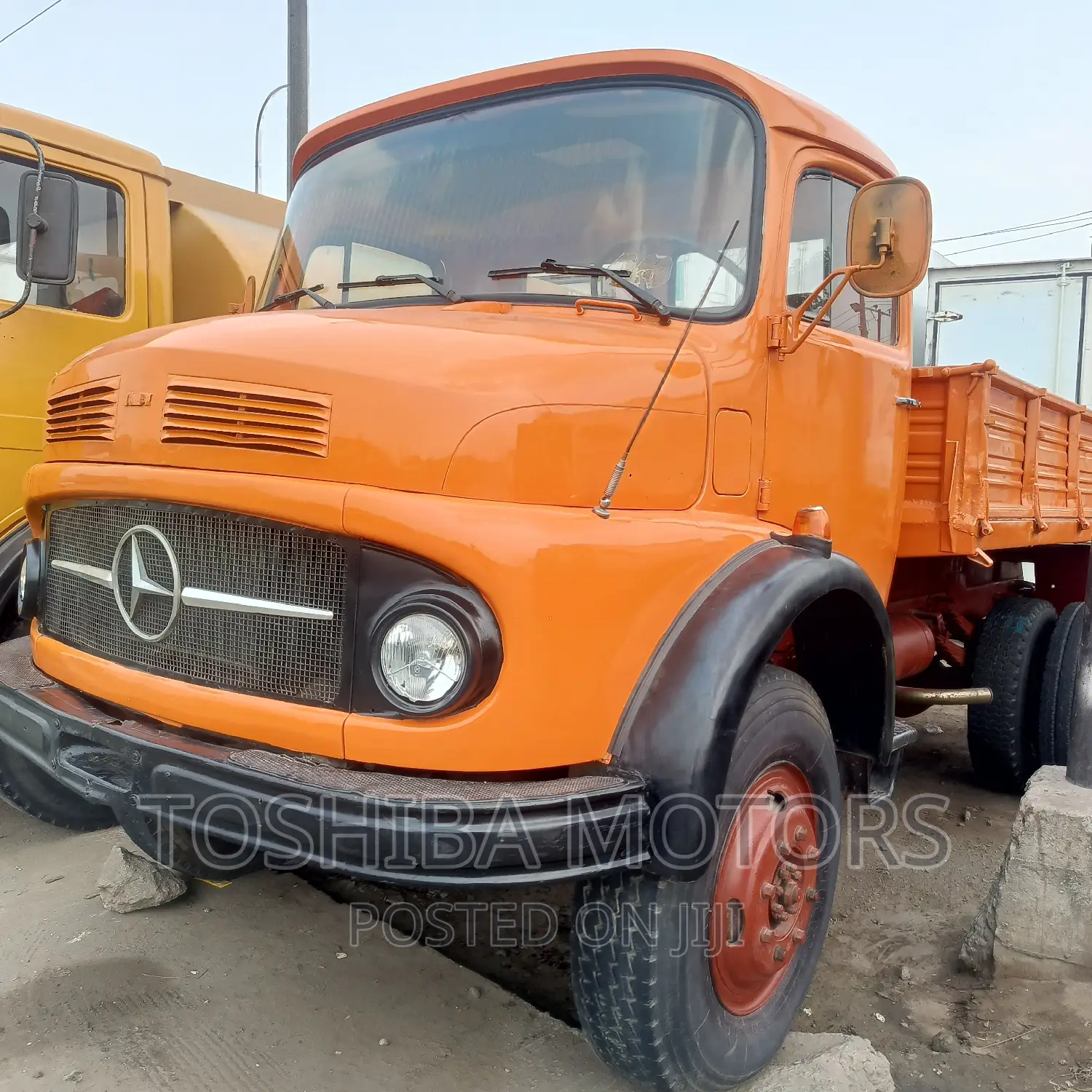 Mercedes Benz 911 Tipper With Foreign Bucket Full Options,
