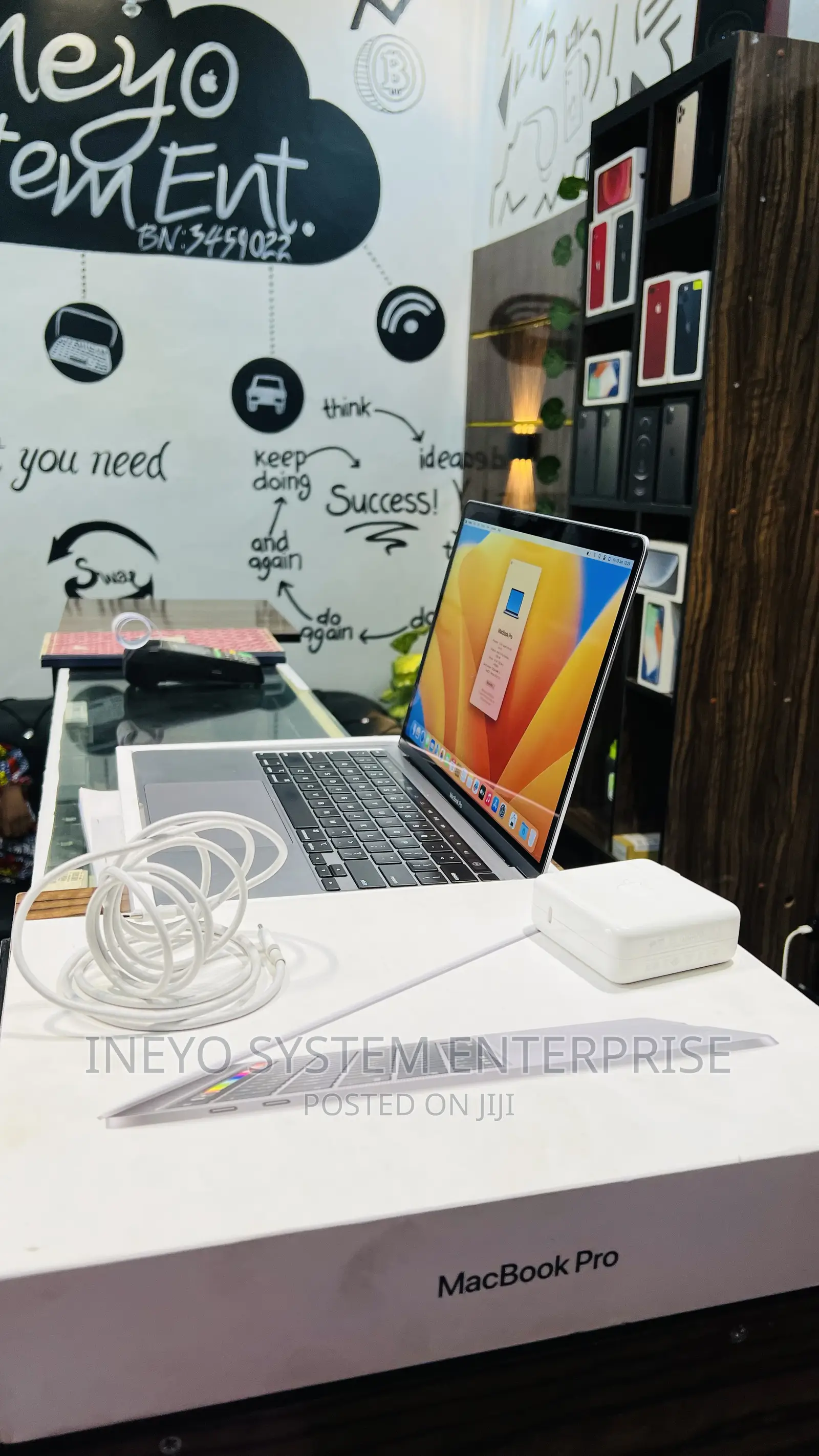 Laptop Apple MacBook Pro 2020 16GB Intel Core I5 SSD 512GB