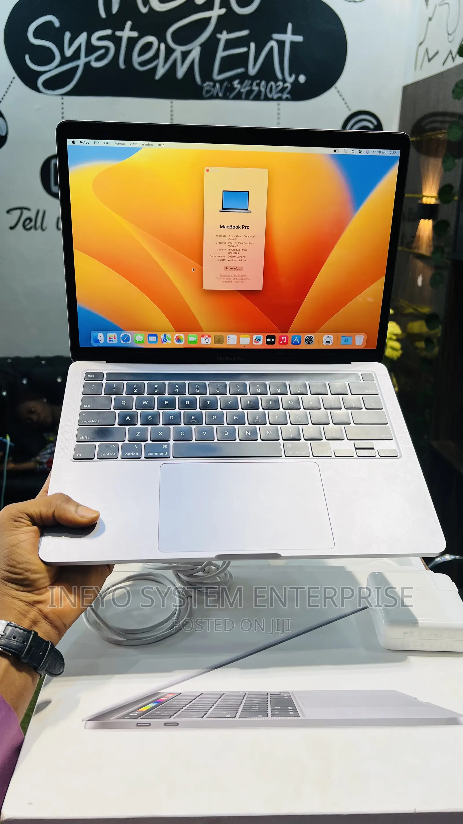 Laptop Apple MacBook Pro 2020 16GB Intel Core I5 SSD 512GB