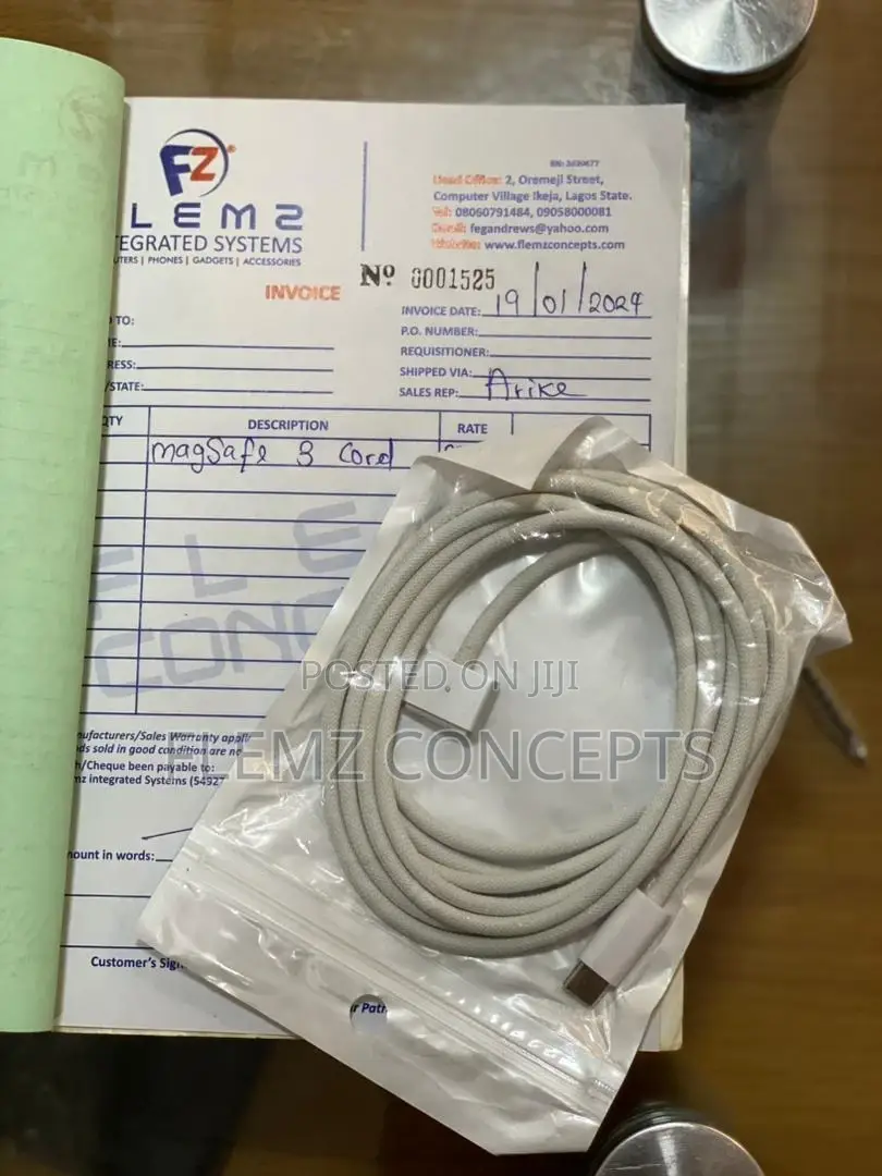 Apple Macbook Type-C to Magsafe 3 Charging Cord at Flemz