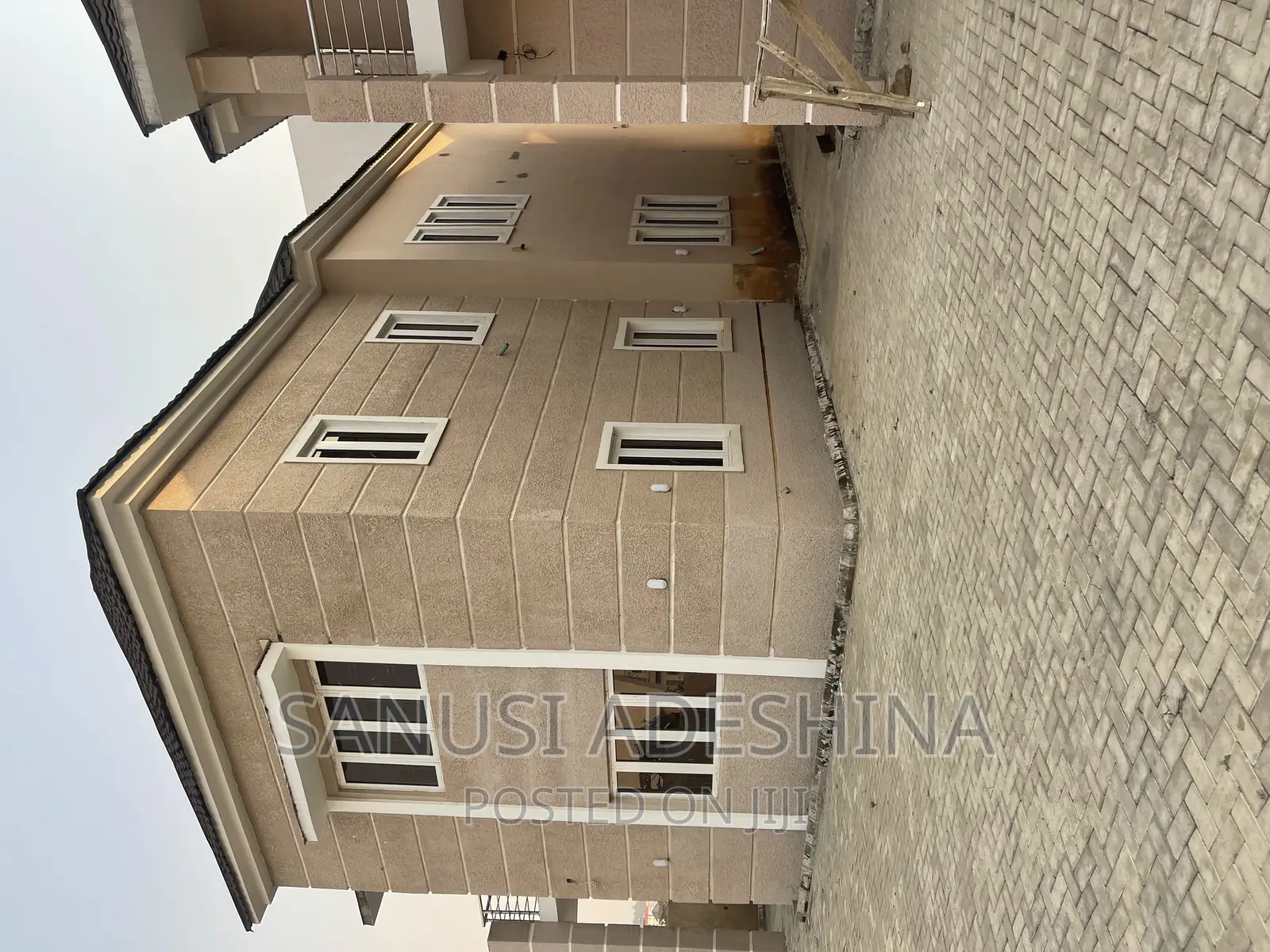 5bdrm Duplex in Guzape Fct Abuja for sale