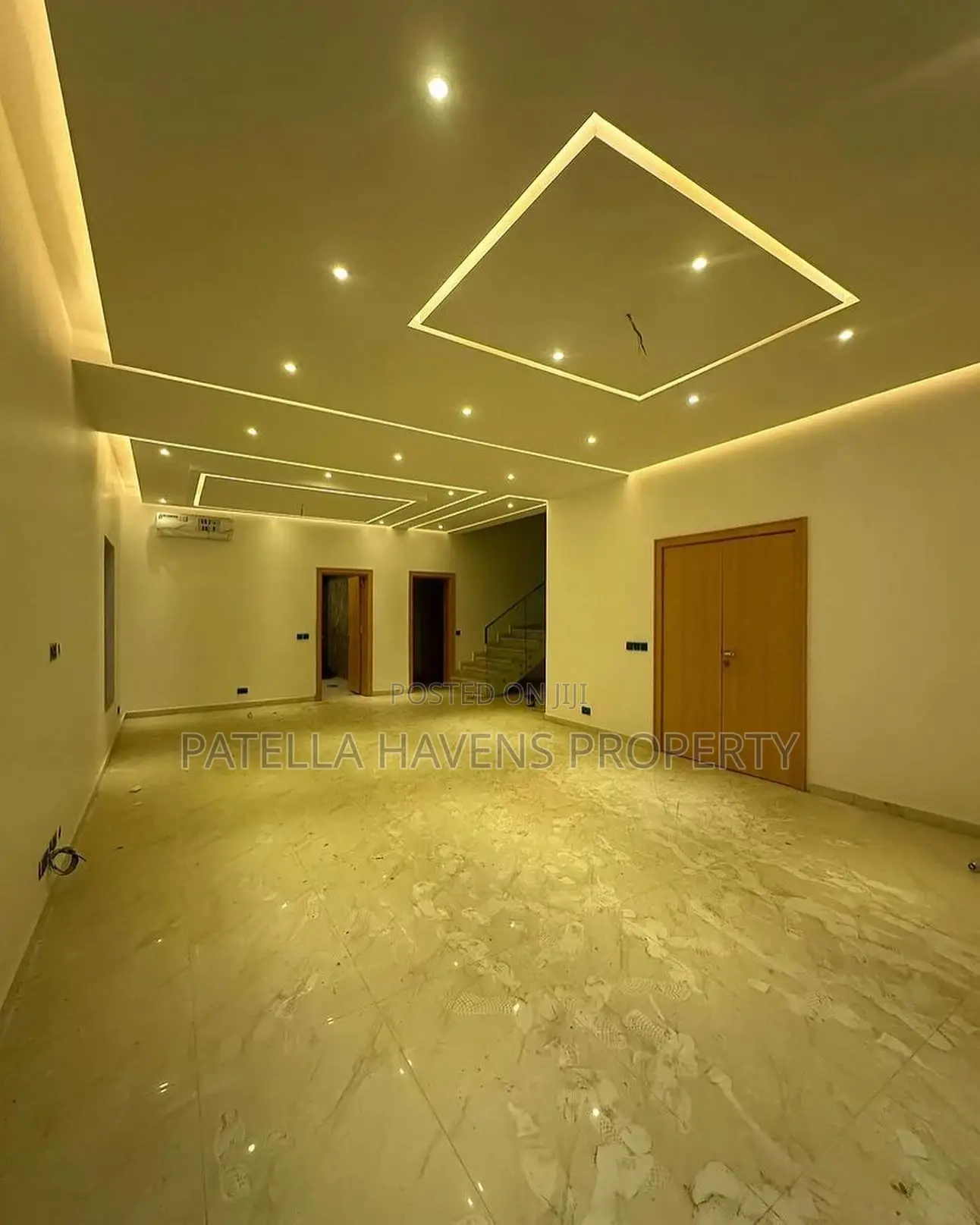5bdrm Duplex in Gwarinpa for sale