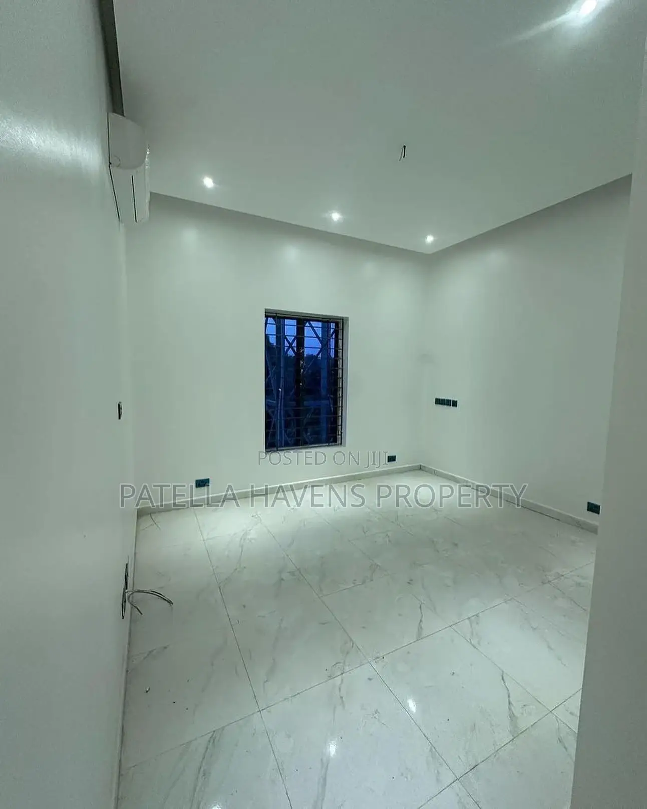 5bdrm Duplex in Gwarinpa for sale