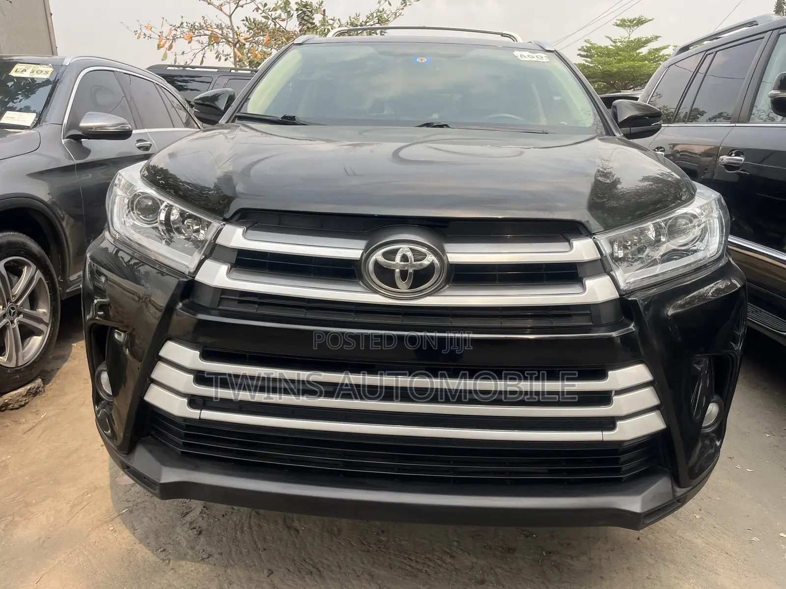 Toyota Highlander XLE 4x4 V6 (3.5L 6cyl 8A) 2018 Black