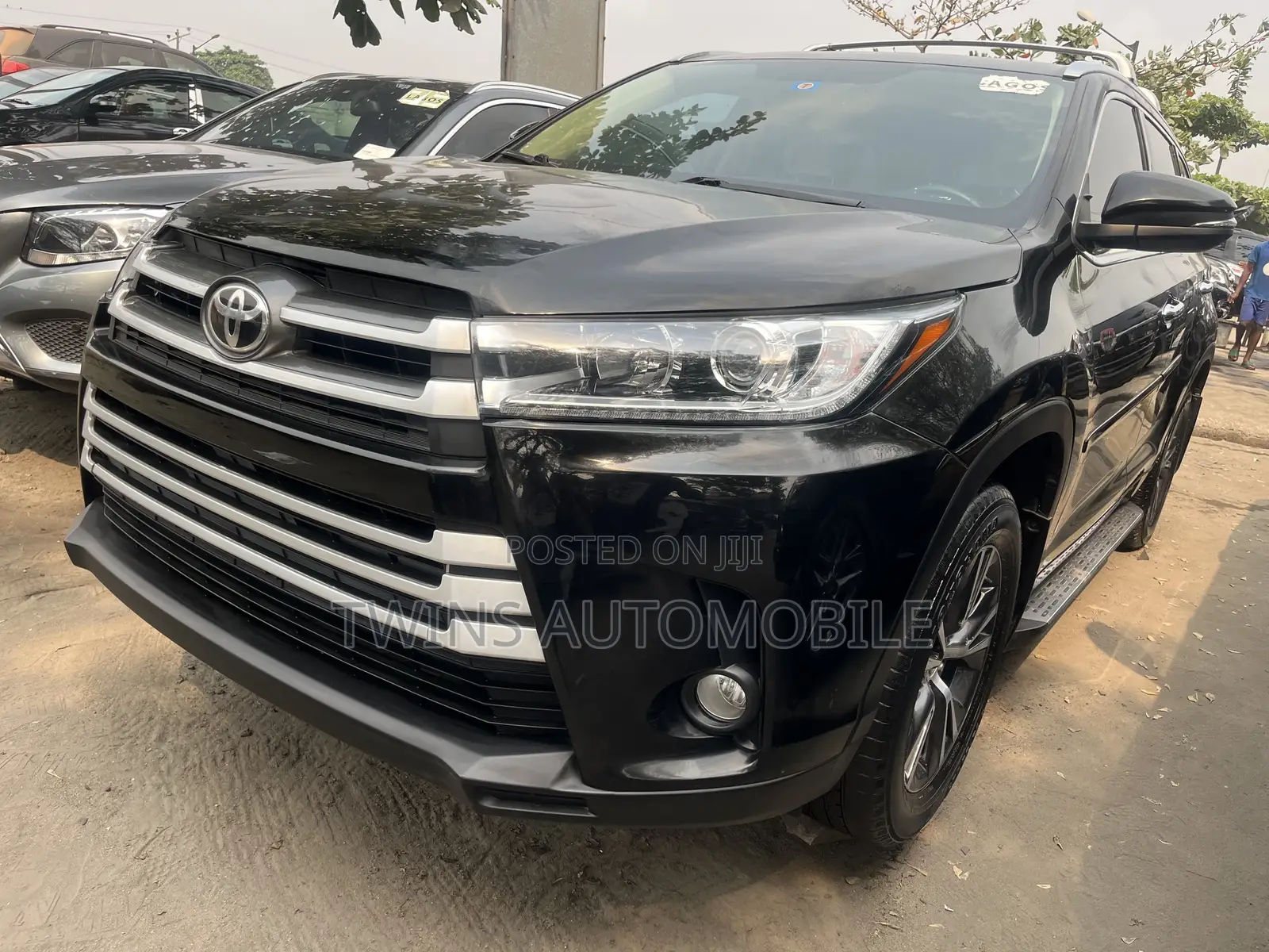 Toyota Highlander XLE 4x4 V6 (3.5L 6cyl 8A) 2018 Black
