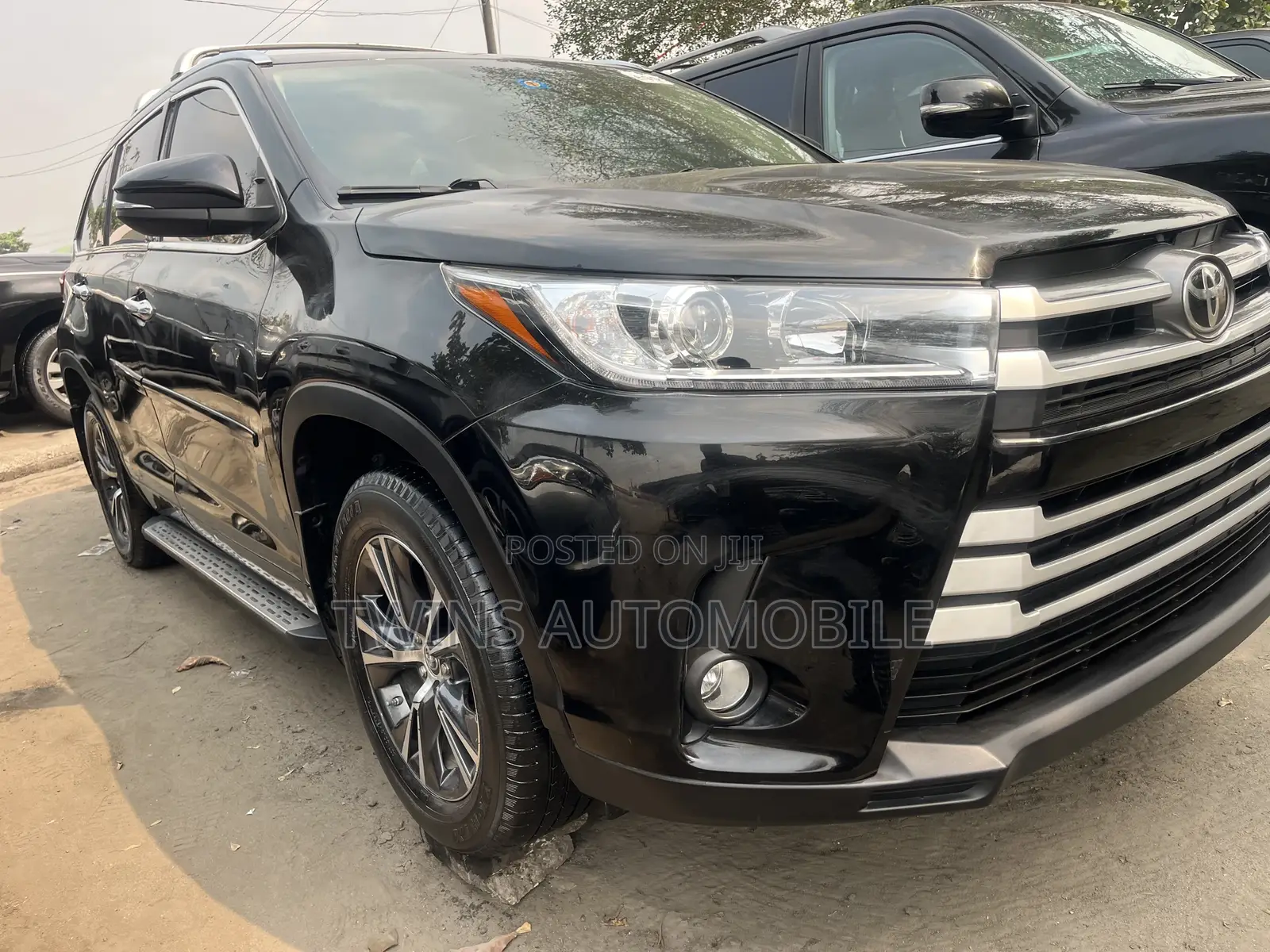 Toyota Highlander XLE 4x4 V6 (3.5L 6cyl 8A) 2018 Black