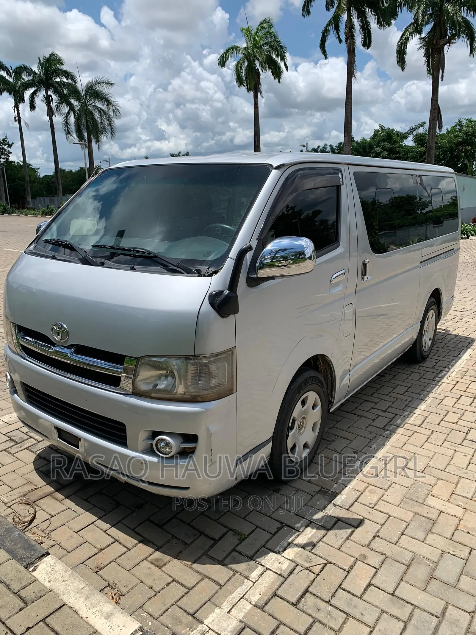 Hangout on Valentine’S Day Dm to Hire Any Vehicle FRM Us