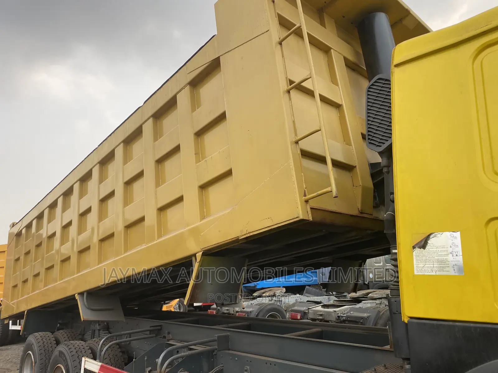 Howo 375 Dump Truck With 12 Tyres