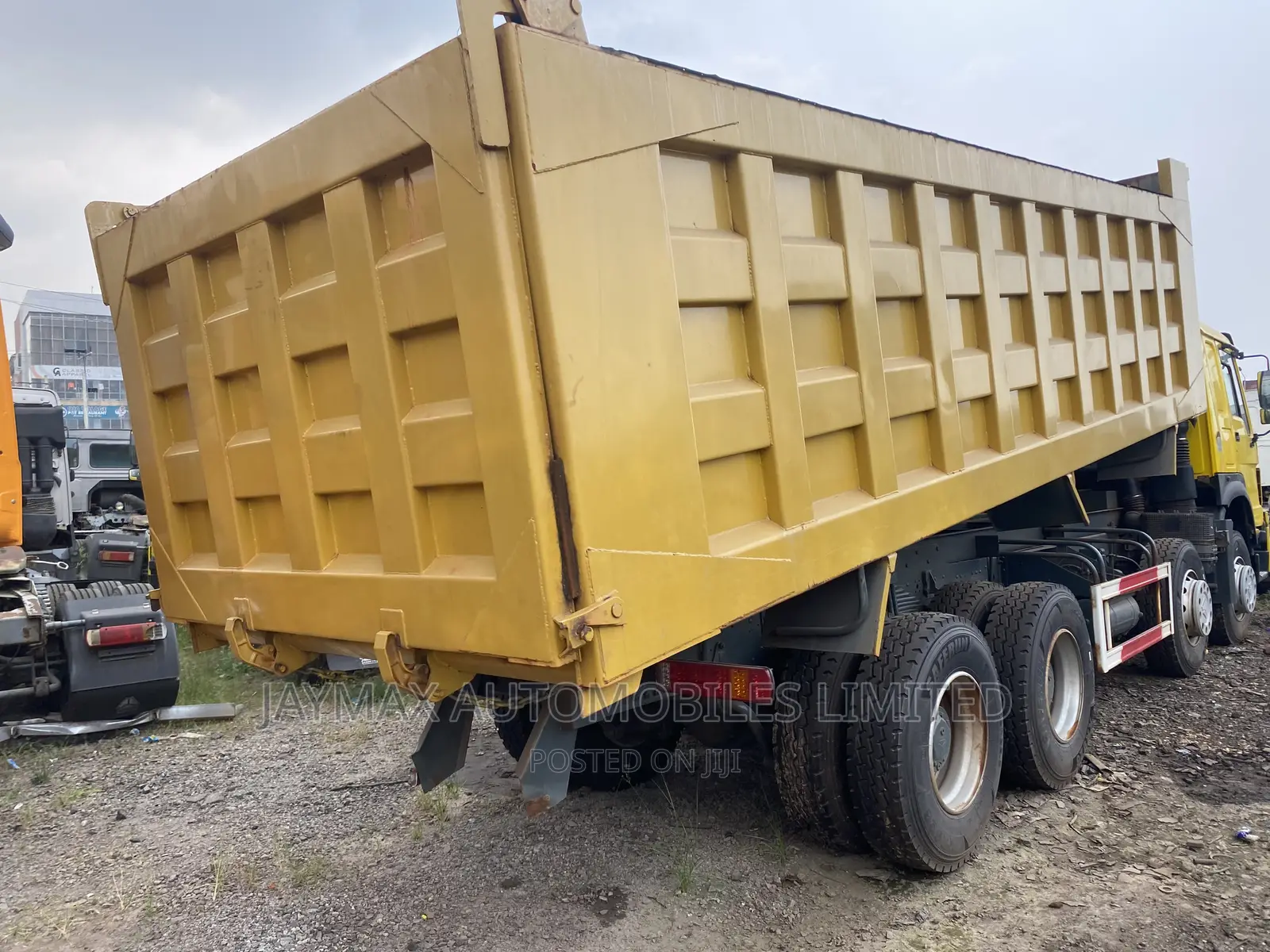 Howo 375 Dump Truck With 12 Tyres