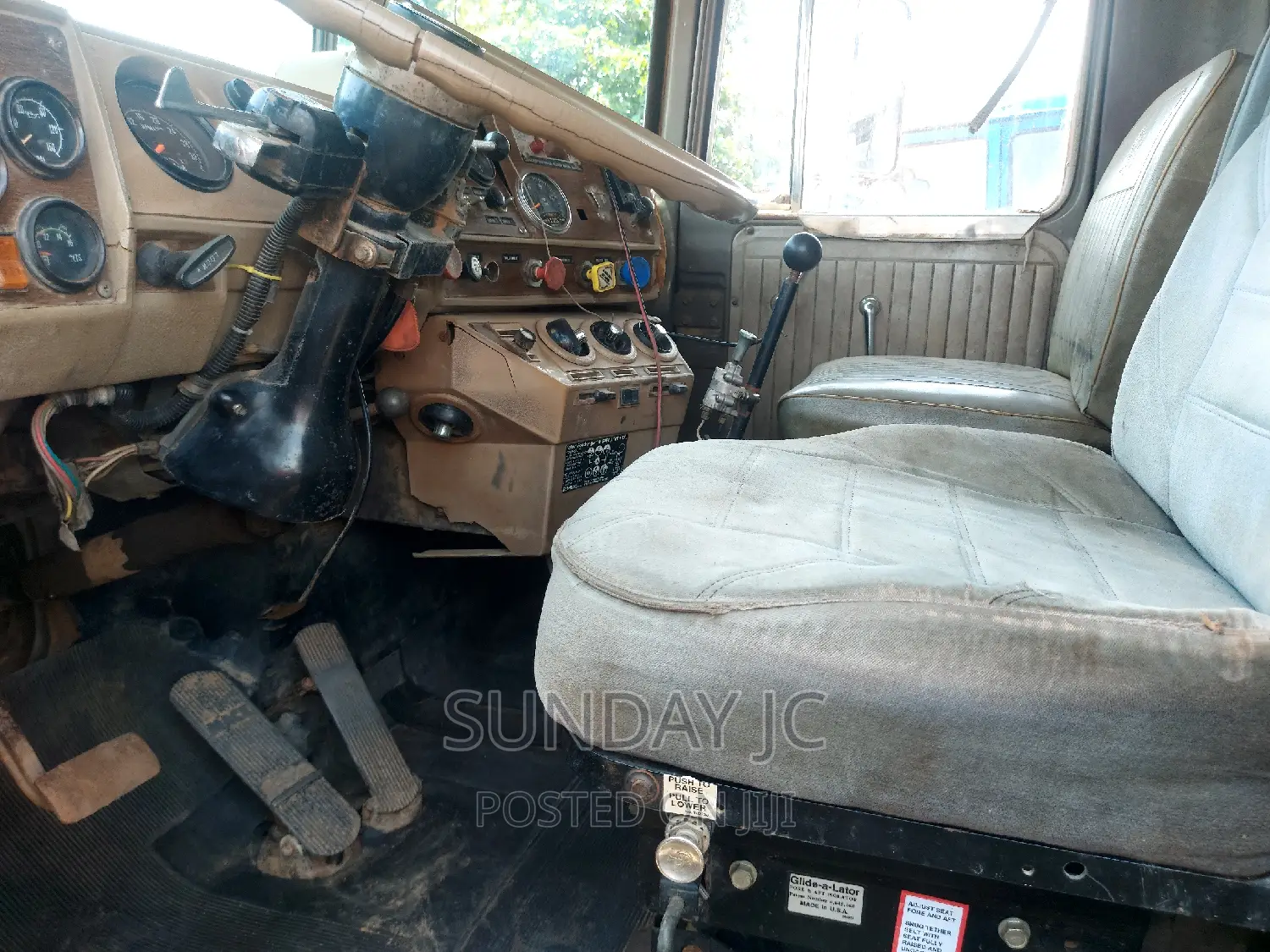 Clean Sound R Model Mack Ten Tyres Dump Truck Superb 12va