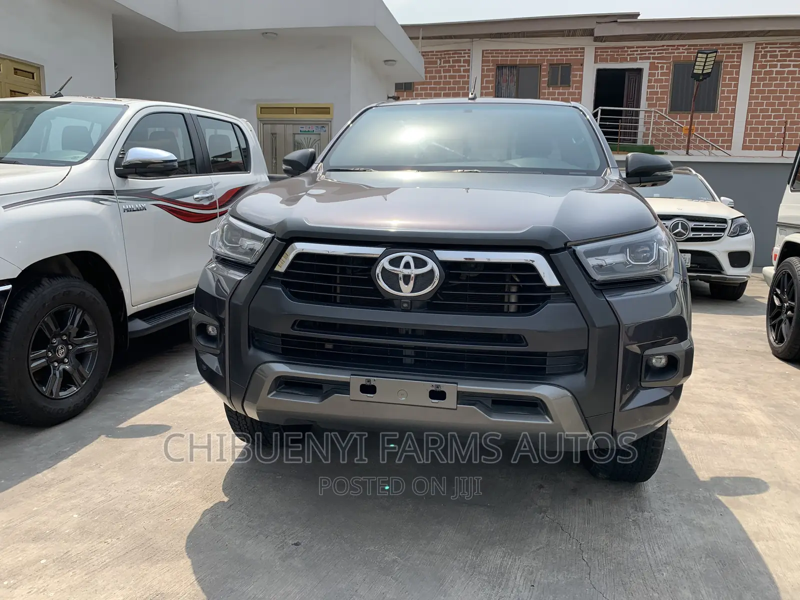 New Toyota Hilux 2022 Gray