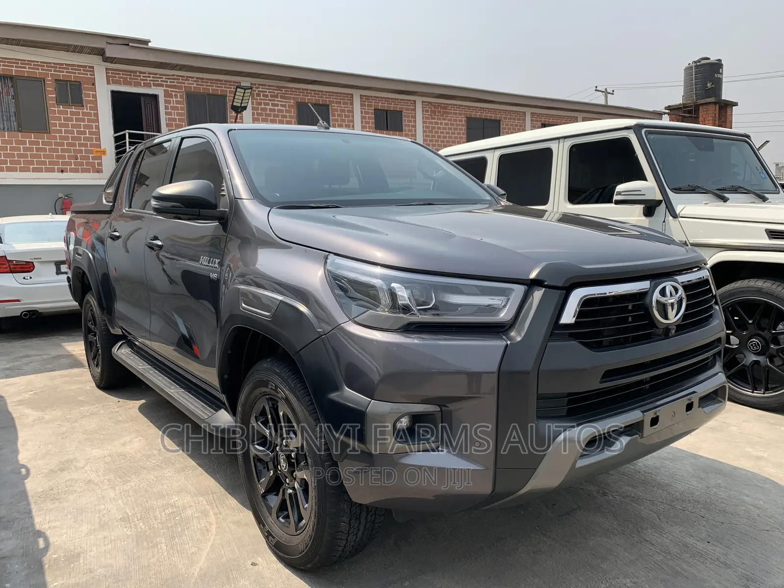 New Toyota Hilux 2022 Gray