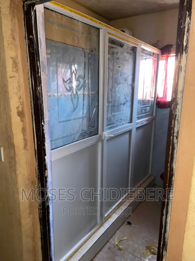 Budget Shower Cubicle Doors