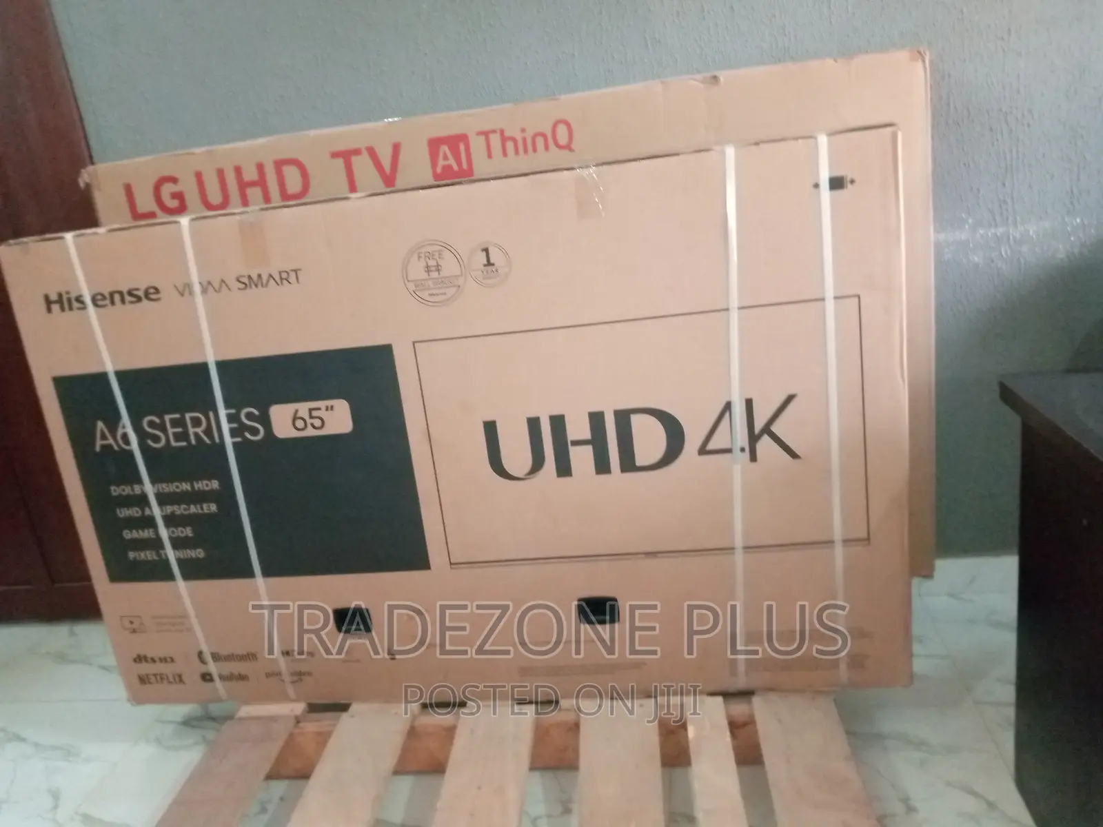 Bluetooth+ Hisense 65" Smart Television