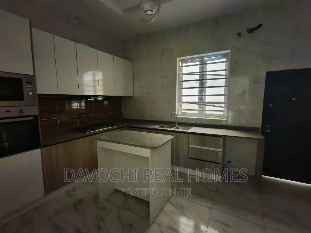 4bdrm Duplex in Chevron, Lekki for rent