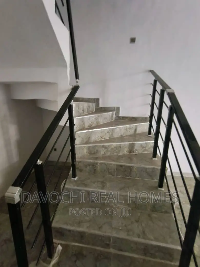 4bdrm Apartment in Chevron Second Toll, Lekki for rent