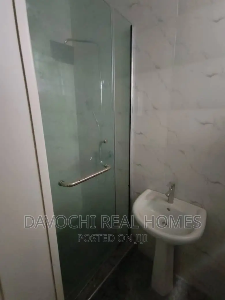 4bdrm Apartment in Chevron Second Toll, Lekki for rent