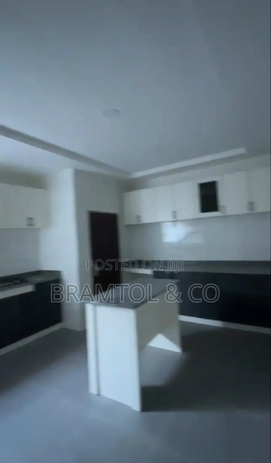 5bdrm Duplex in Kaura for rent