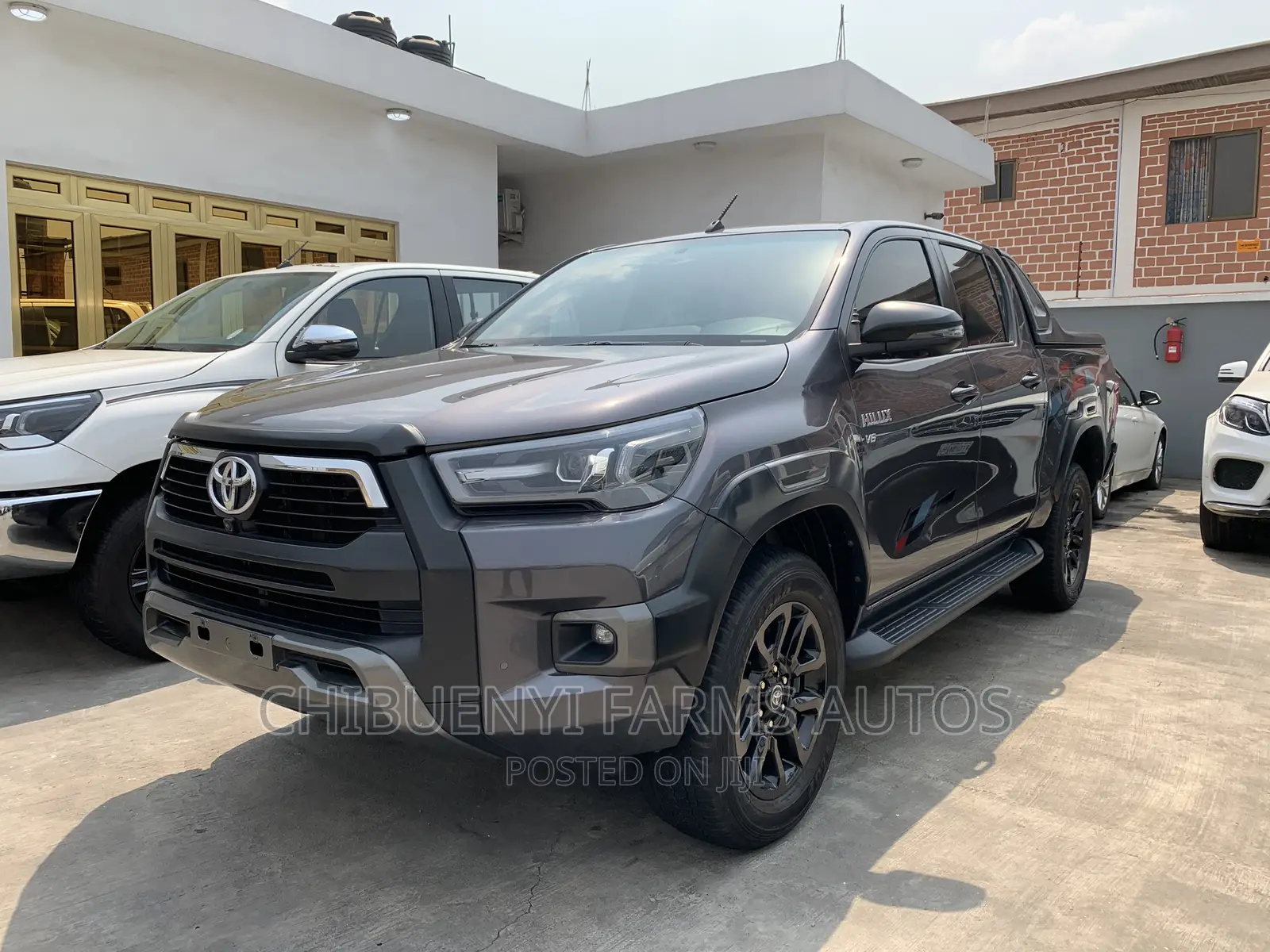 New Toyota Hilux 2022 Gray