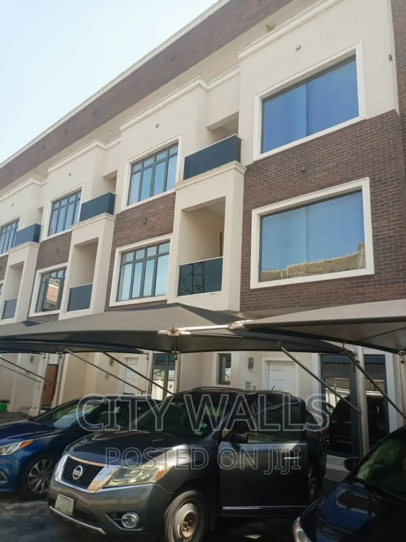 Furnished 2bdrm Block of Flats in Lekki Phase 1 for sale