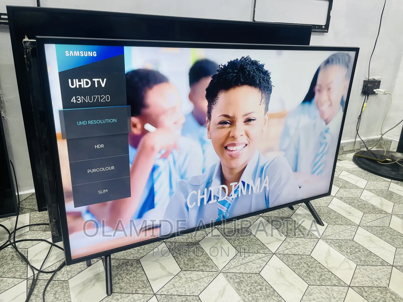 Samsung 43" Ultra HD Certified HDR Smart Apple Support Tv
