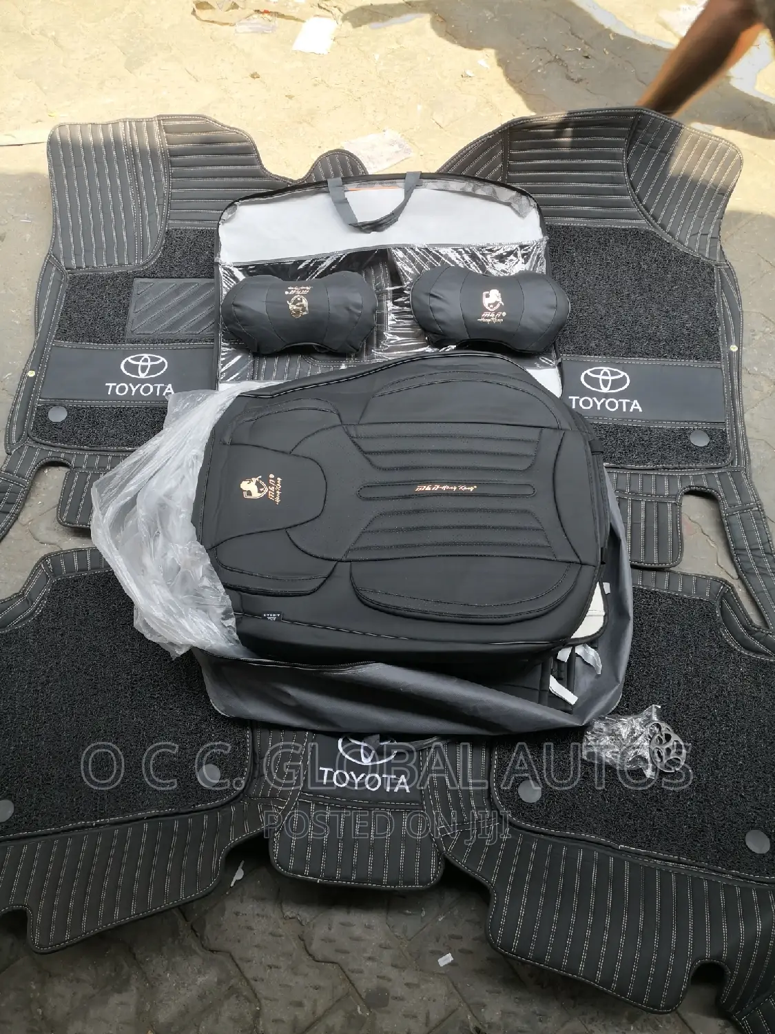 Foot Mart and Seat Cover for Venza 2010