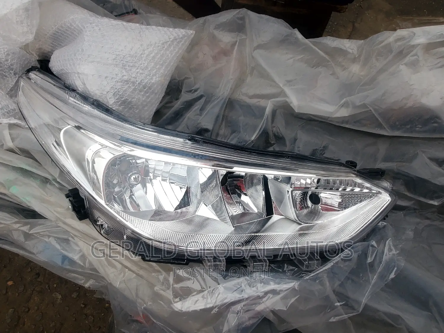 Head Lamp Toyota Yaris 2019